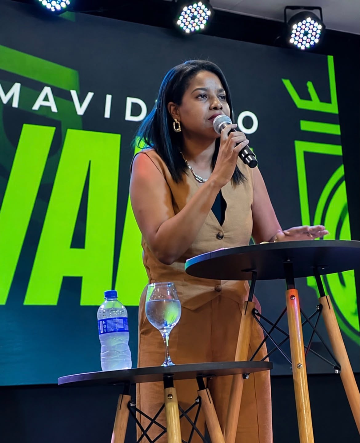 Pastora Márcia Dário